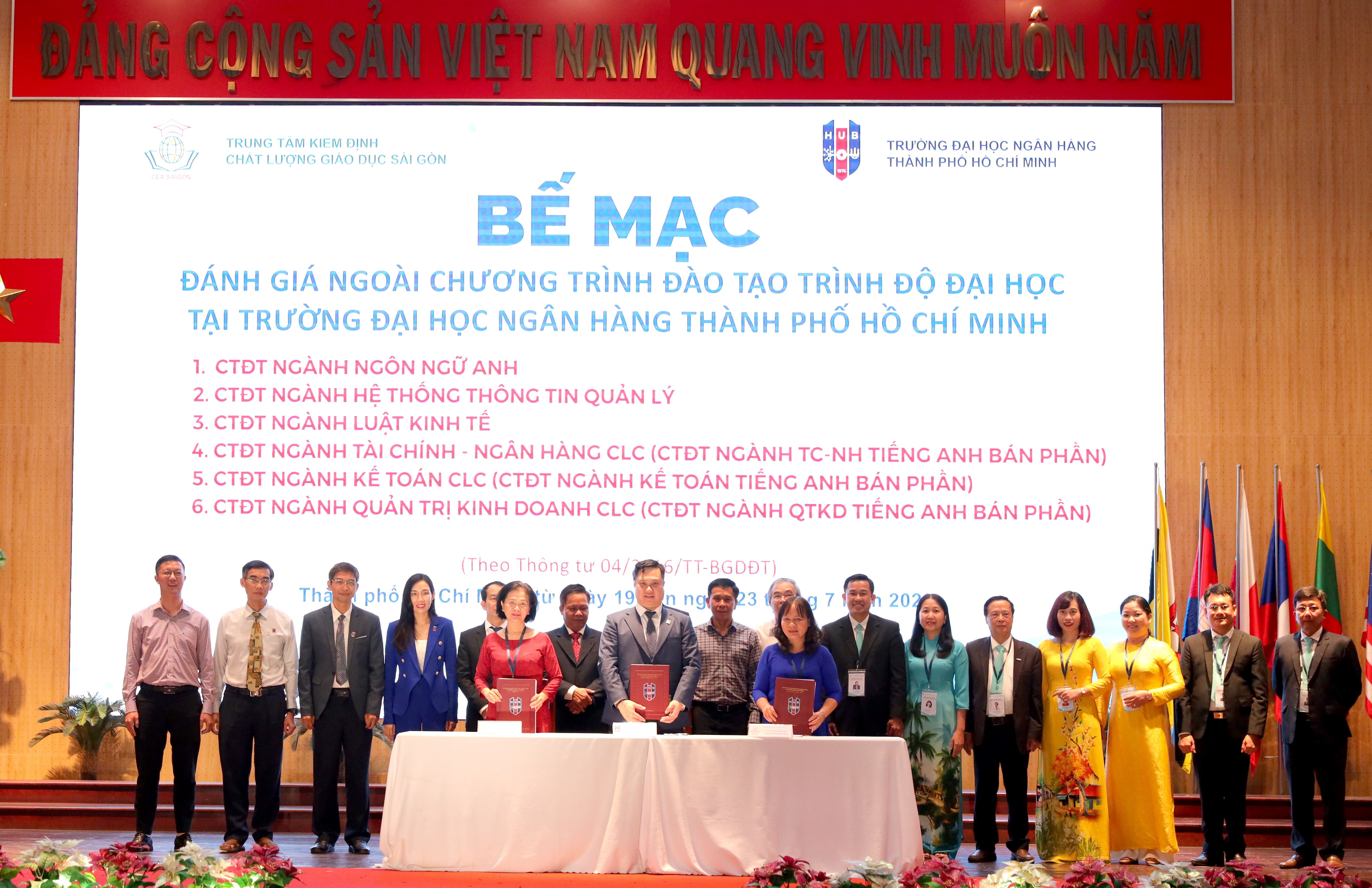 Bế mạc Khảo sát chính thức 06 chương trình đào tạo  của Trường Đại học Ngân hàng Thành phố Hồ Chí Minh