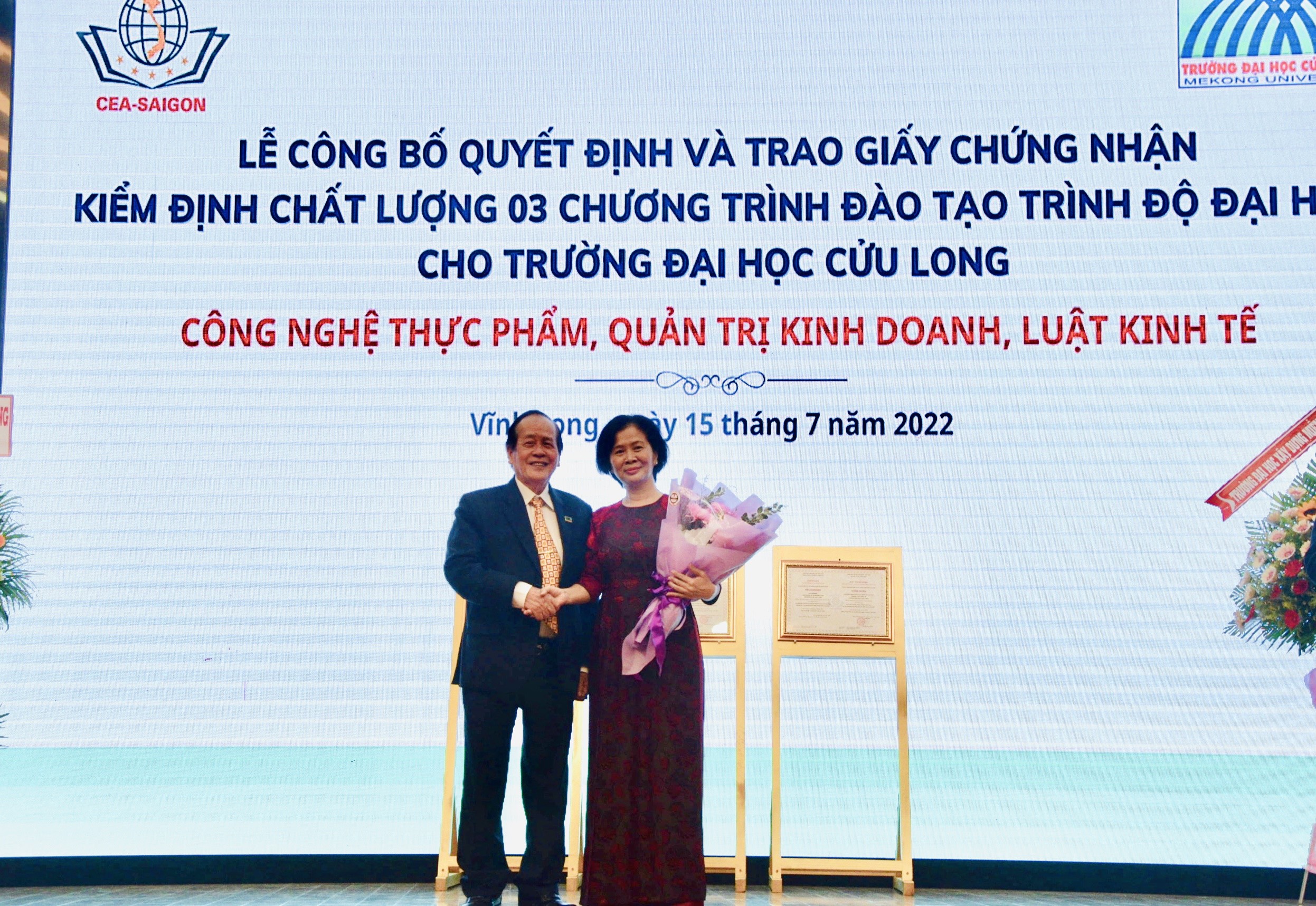 Lễ công bố Quyết định và trao Giấy chứng nhận kiểm định chất lượng 03 chương trình đào tạo trình độ đại học cho Trường Đại học Cửu Long